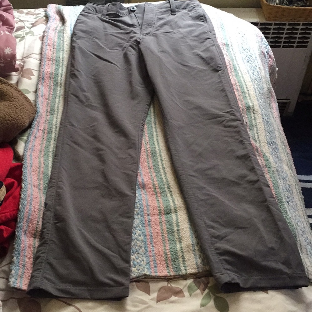 Under armour gray pants With built in elastic belt